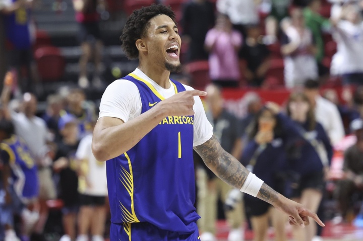 伦德博格:每天和NBA球员待在一起很不真实 有时和他们说话会紧张