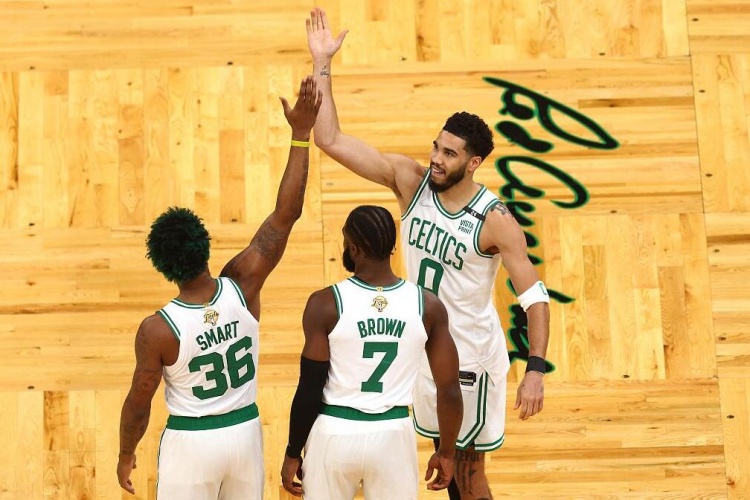 斯玛特：杰伦·布朗这种FMVP也会被这样交易 NBA商业一面令人无奈