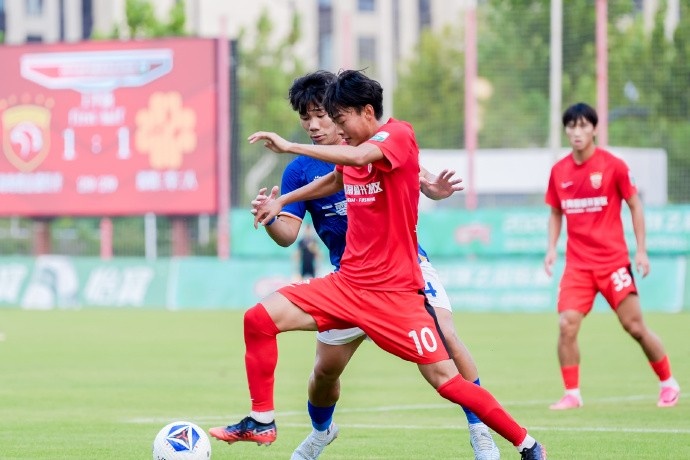 中乙第二十六轮,上海海港富盛经开队主场2-1深圳二零二八队 中乙第二十六轮,上海海港富盛经开队主场2-1深圳二零二八队