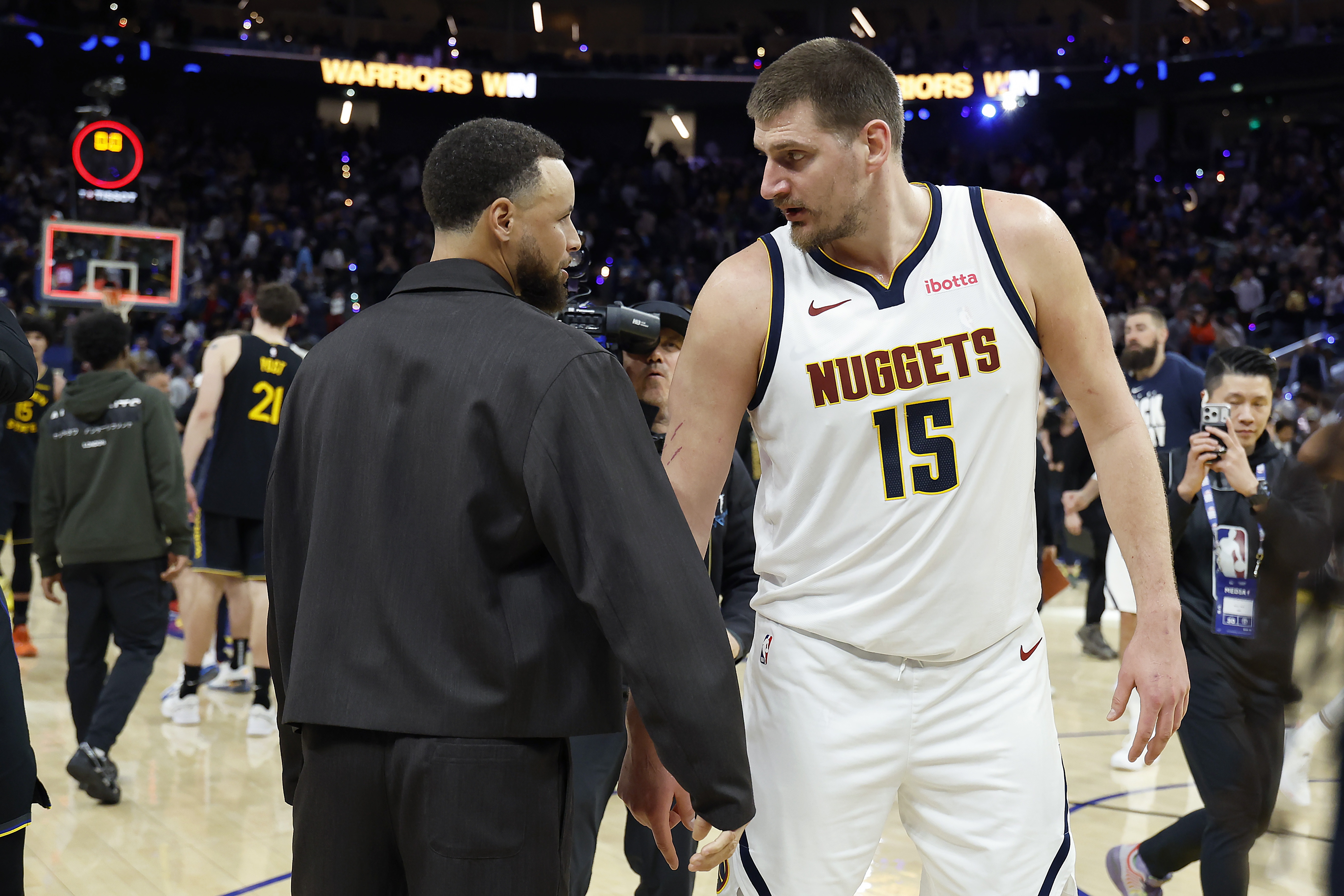 库里降薪创造薪金空间 波杰续约不影响勇士明夏追逐约基奇&唐斯 库里降薪创造薪金空间 波杰续约不影响勇士明夏追逐约基奇&唐斯