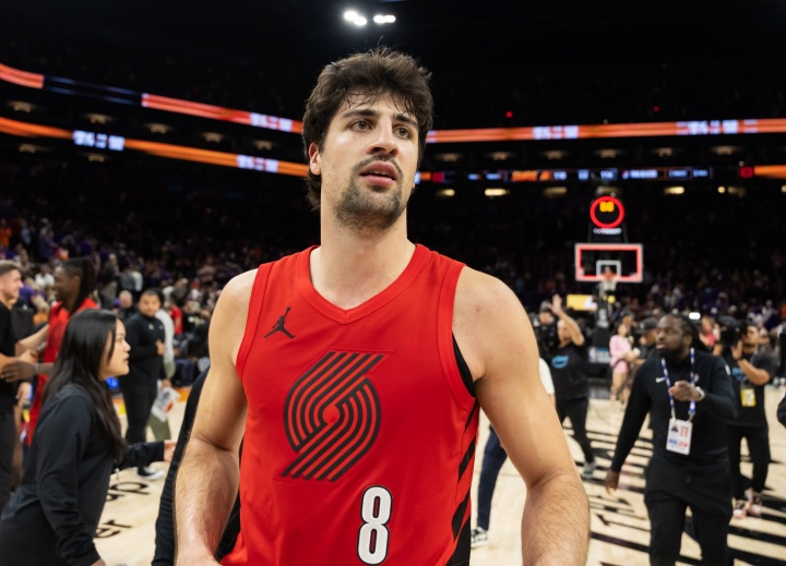 阿夫迪亚:我小时候没怎么看过NBA 由于时差比赛都在凌晨3点开打 阿夫迪亚:我小时候没怎么看过NBA 由于时差比赛都在凌晨3点开打