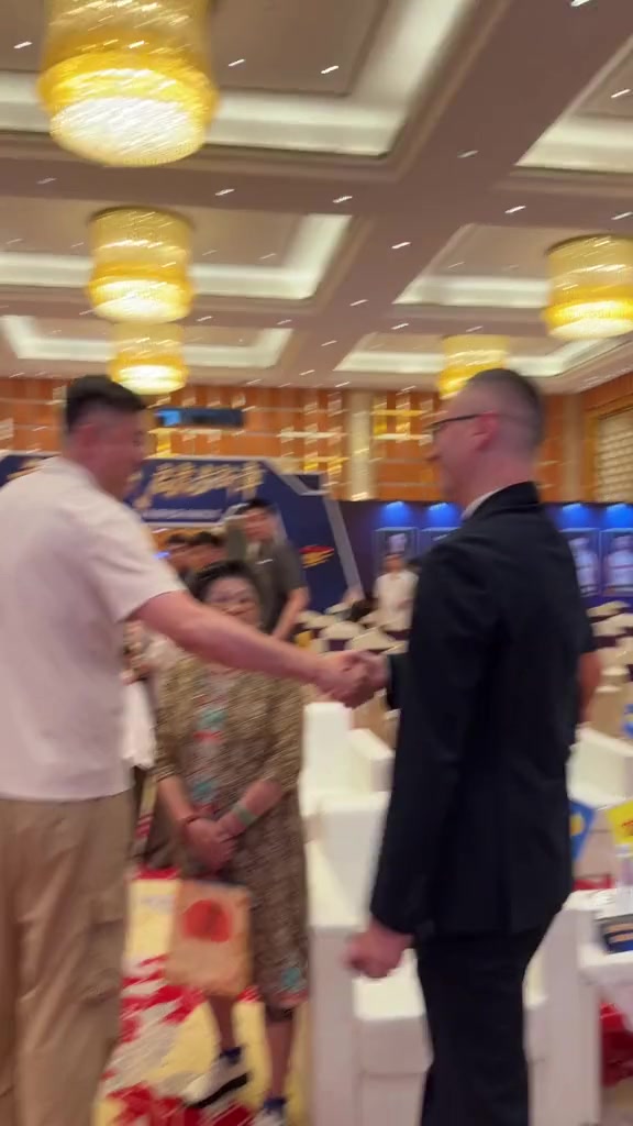 杜锋寄语广东男篮:乘阳光之势 启虎步新章 期待新赛季🫶