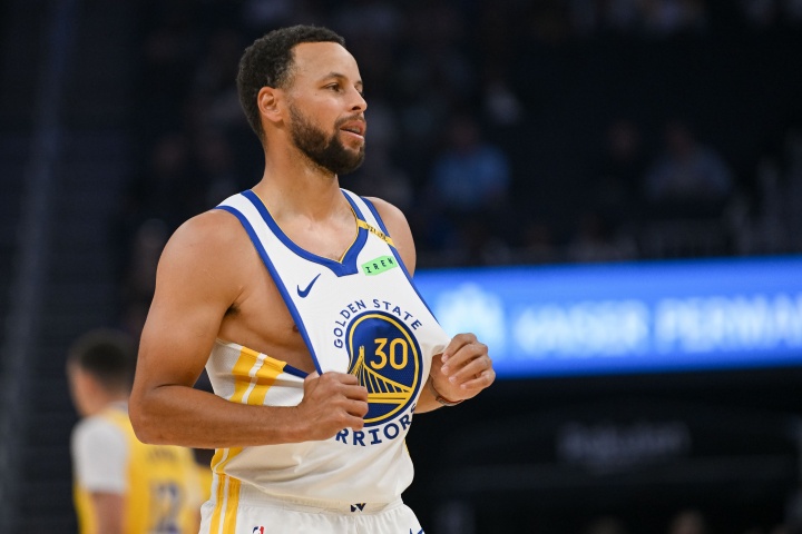 关键球之王！GM调查：50%选择库里执行最后一投 布伦森17%