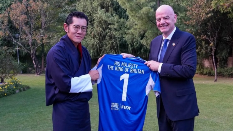 FIFA主席因凡蒂诺访问不丹，与国王一对一会晤并考察足球发展